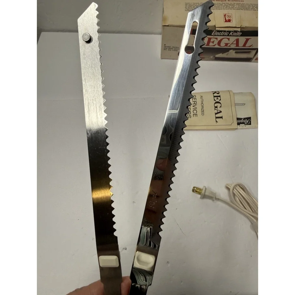 Vintage Regal Electric Knife V382‎ Serrated Steel Blades USA Original Box WORKS